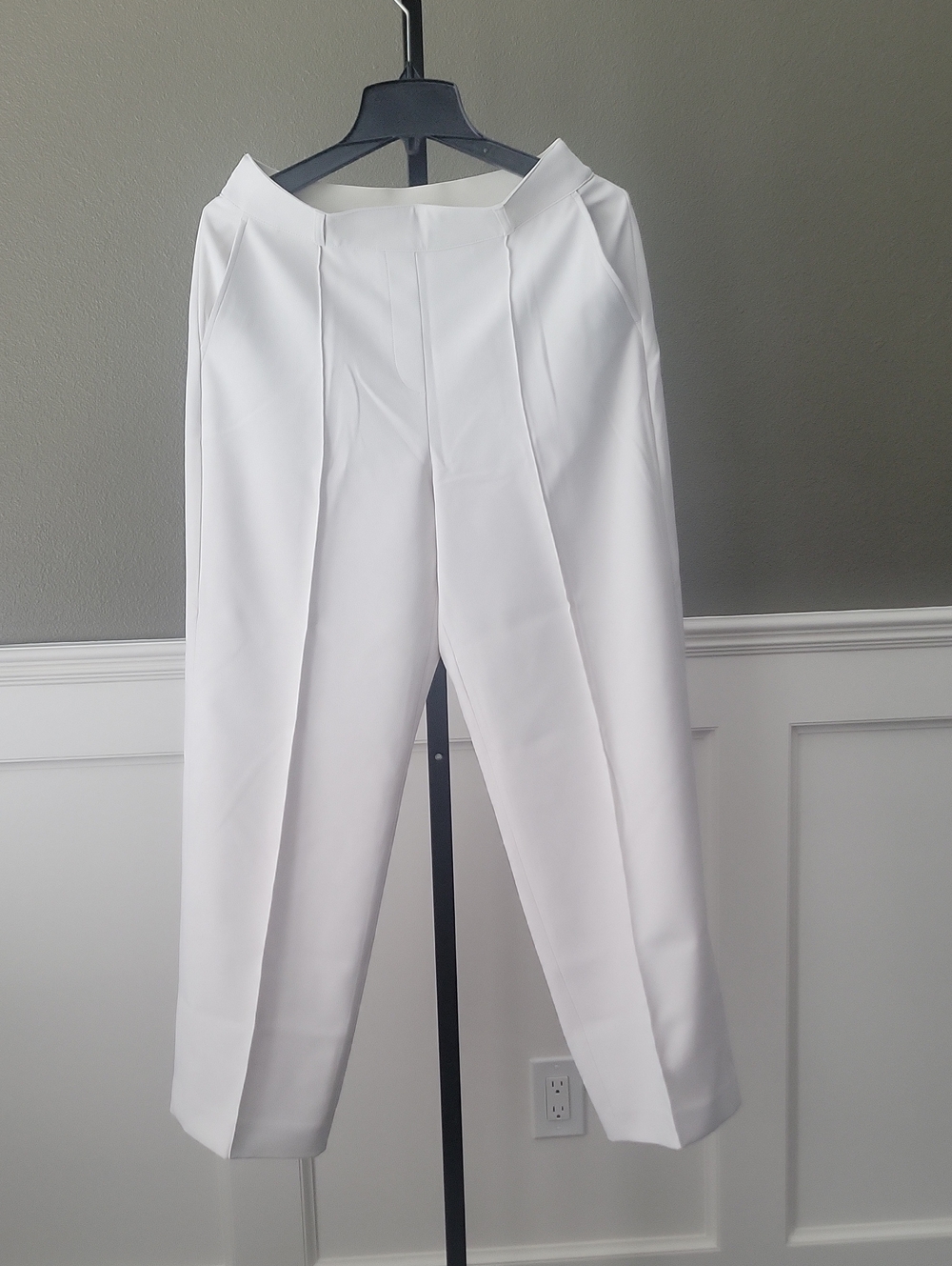 SPANX White Straight-Leg Pleated Trousers